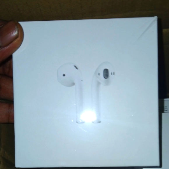 White Wireless Earbuds
